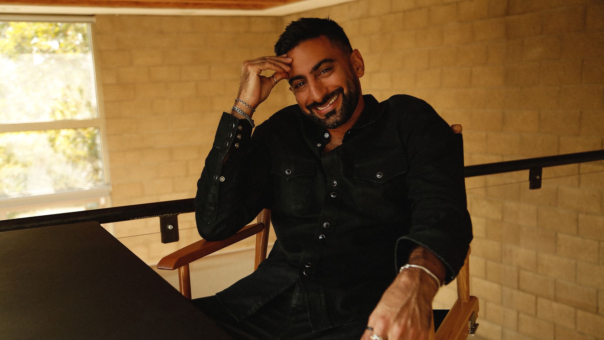 Anas Bukhash Net Worth 2026: Emirati Entrepreneur & #ABtalks Interviewer 5 Career Timeline From Engineer to Media Icon