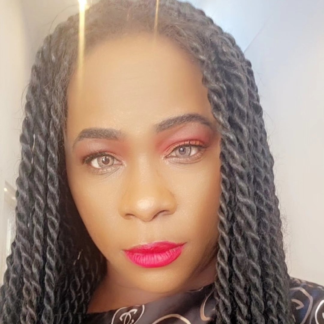 Dr Desziree Richardson